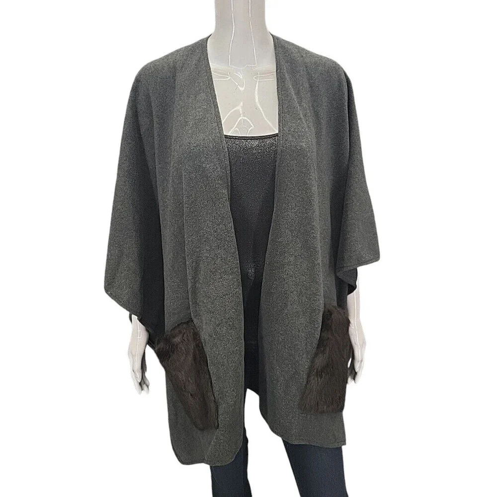 Joan Rivers Polar Fleece Ruana with Faux Fur Pockets One Size Plus Gray Topper